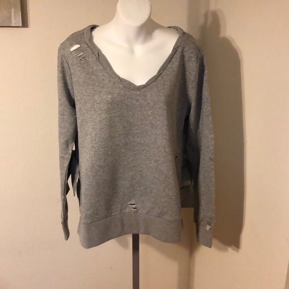 Romeo & Juliet Distressed Knit Pullover - Picture 4 of 8